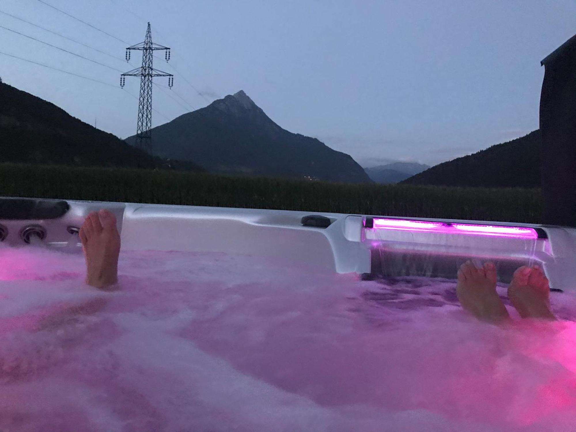 Deluxefort Fuer 10 Gaeste Mit Eigenem Whirlpool Und Fasssauna 임스트 외부 사진